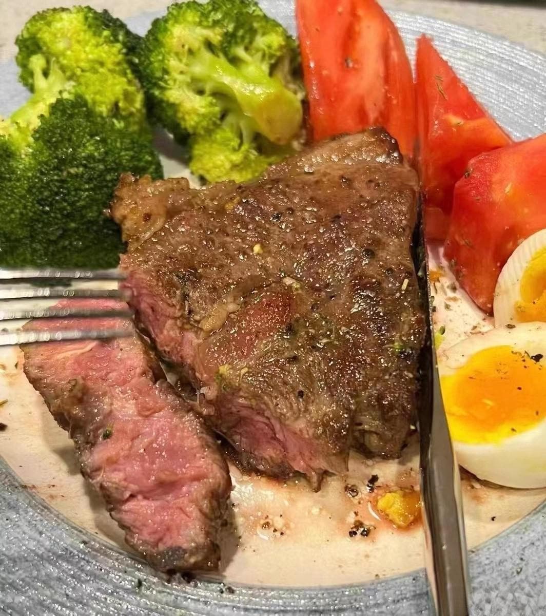 牛排：肉香四溢的味蕾盛宴，西餐文化的经典代表