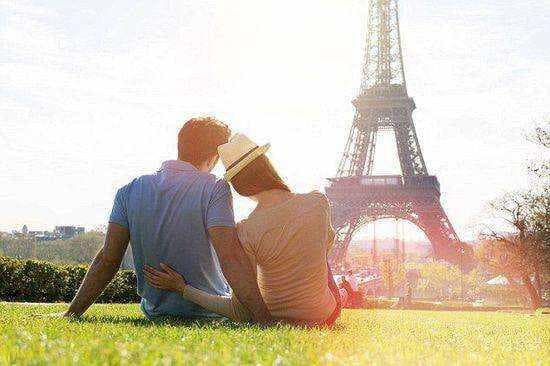 法式浪漫表白大揭秘！从"Mon amour"到"Je t'aime"