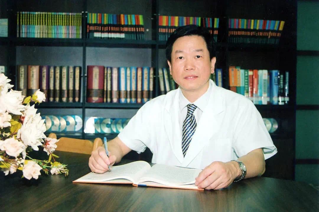 中国好医生陈志强：一手把脉一手拿刀，一切为了病人