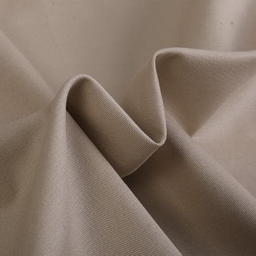 面料成分：根据标签选择和护理衣服