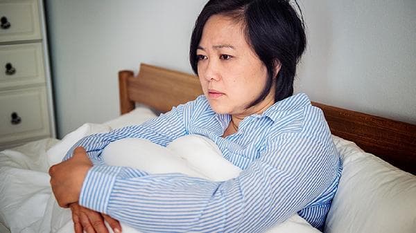 睡久了头疼恶心想吐？可能是这些原因导致