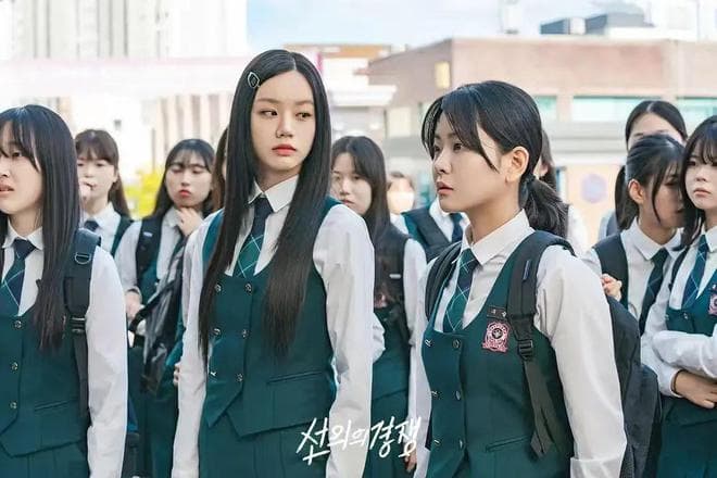《善意的竞争》，火的不止是“百合”