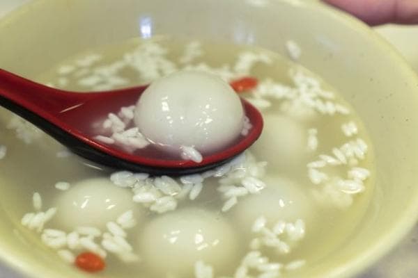 米酒冲蛋小孩子能吃吗 不同年龄段孩子的考虑