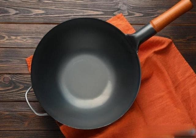 家庭日常用锅大比拼：如何挑选最适合烹饪需求的铁锅