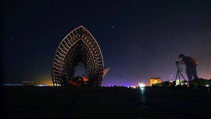 定位浦东夜景双核之一的临港，如何打造「国际暗夜社区」？