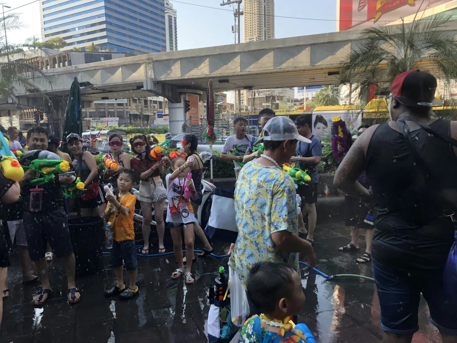 2025曼谷泼水节：考山路封路狂欢，打造世界超级泼水节！