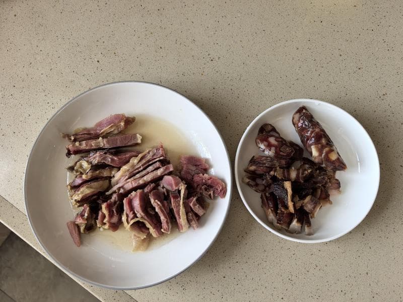 广式腊味煲仔饭