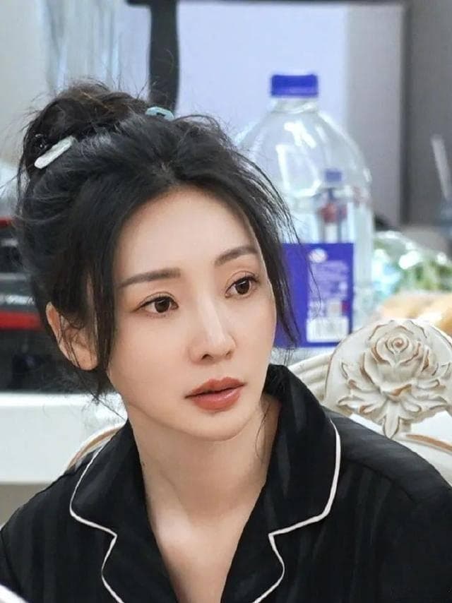 柳岩《我家那闺女》：真实互动背后的教育之思