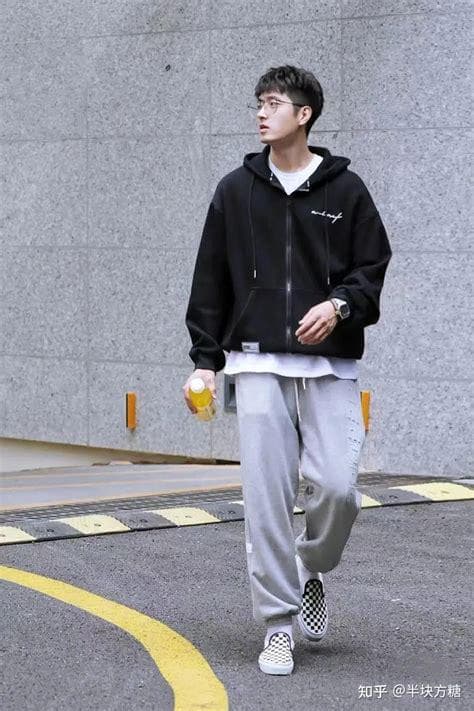 如何展现男生穿搭的完美姿势和魅力？