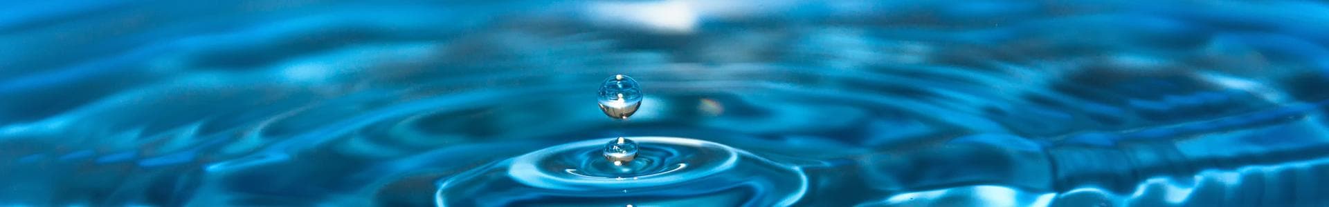 如何计算建筑物的水流量和水压需求？
