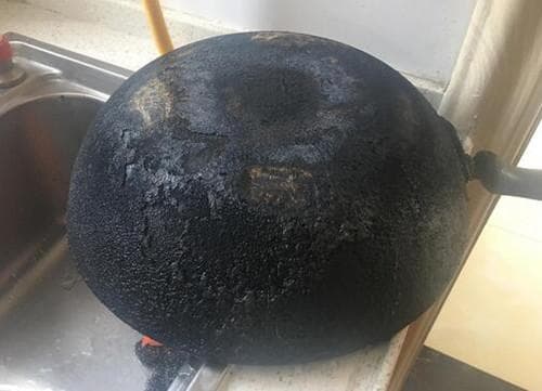 麦饭石锅烧糊了怎么办？四种实用清洁方法帮你轻松去除黑色焦痕