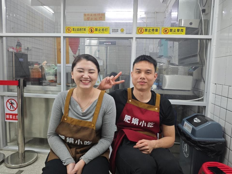 肥娟小吃店爆火背后：小学生神助攻，半月涨粉上百万，不想卷入直播带货