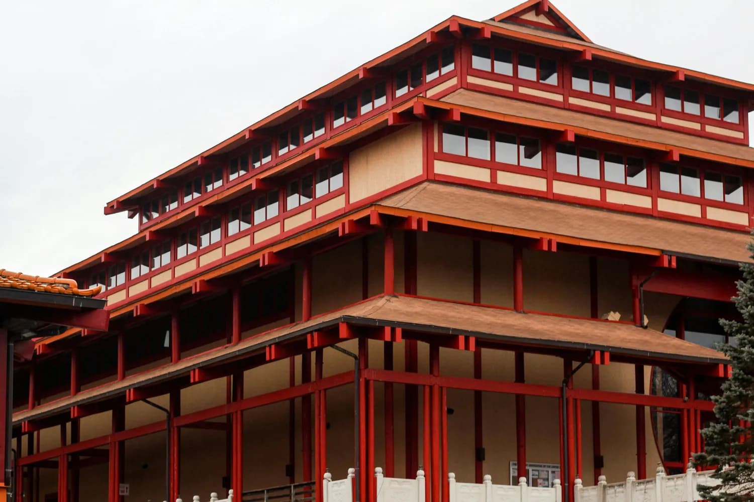梧林村的建筑传奇：五层厝与朝东楼