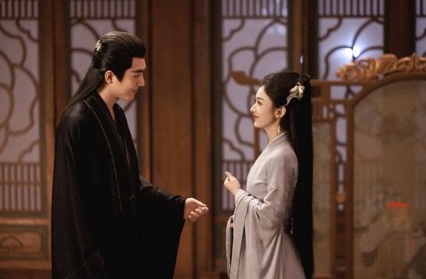 《与凤行》首播破2.7万：赵丽颖凭专业精神征服“拒演”角色
