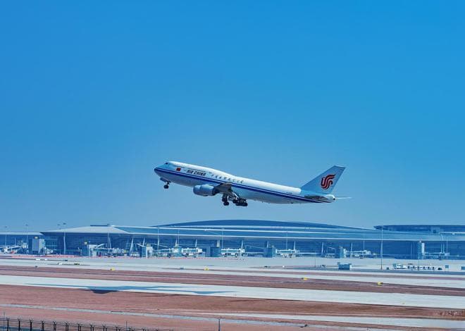 航空枢纽破8000万、中欧班列增13%，成都开放发展跑出加速度
