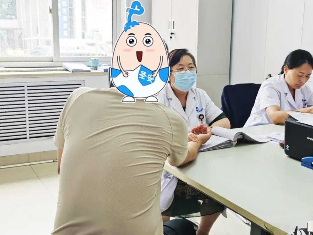 改善抑郁症的第一步通常是寻求专业帮助