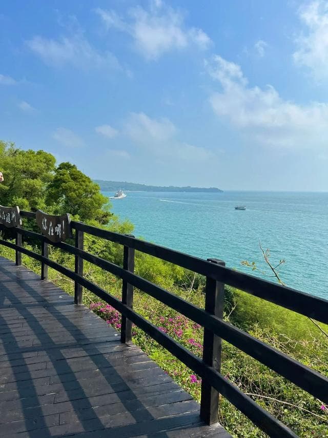 北海现七彩沙滩，独特景观吸引众摄影师