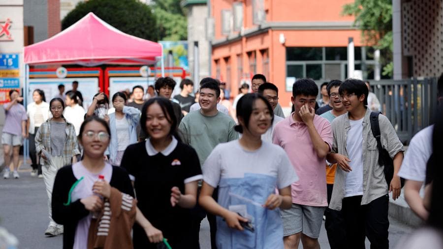 各地公布高考成绩查询时间，多省份25日左右“放榜”