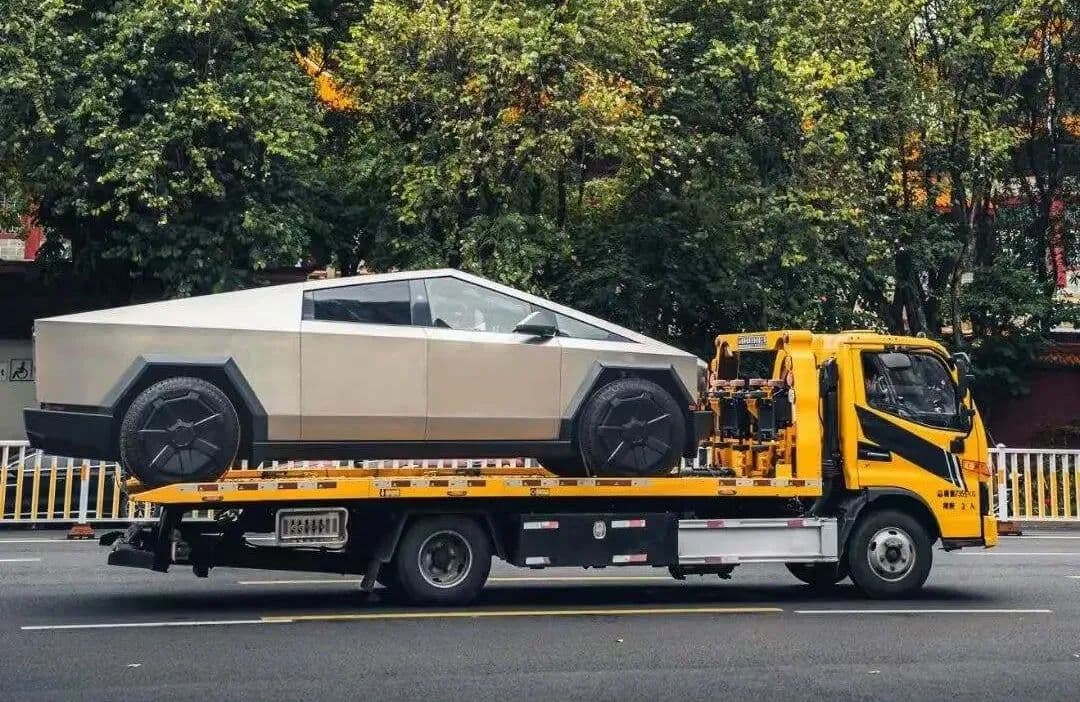 360万！二手绿牌Cybertruck开回家