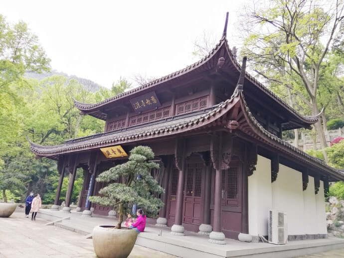 杭州虎跑公园观音殿：清代建筑的复建与文化传承