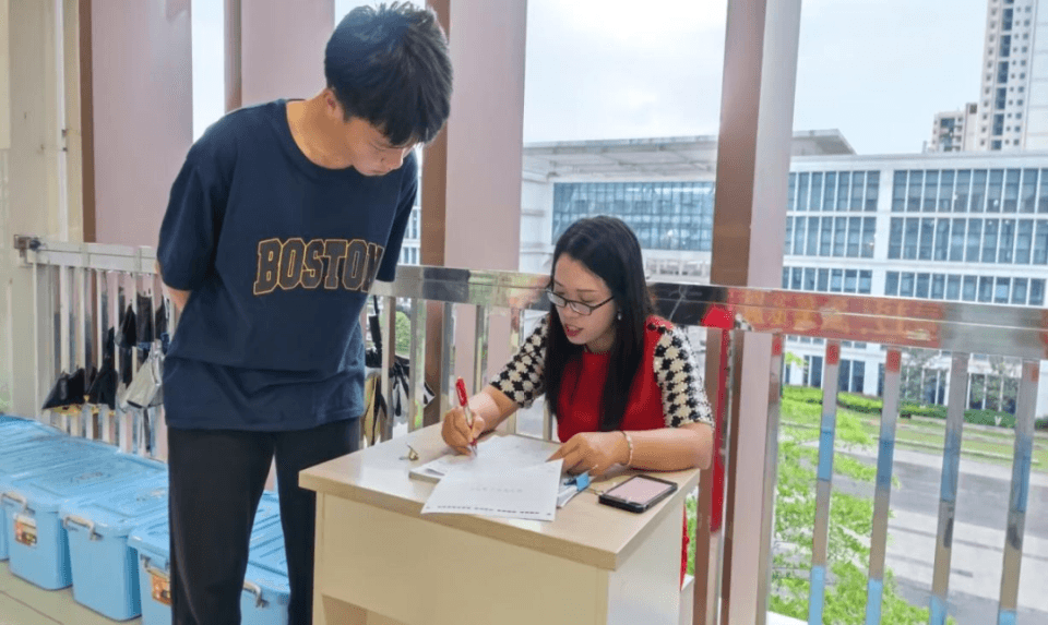筑梦新时代 巾帼绽芳华丨“她力量”绽放，筑梦教育征程