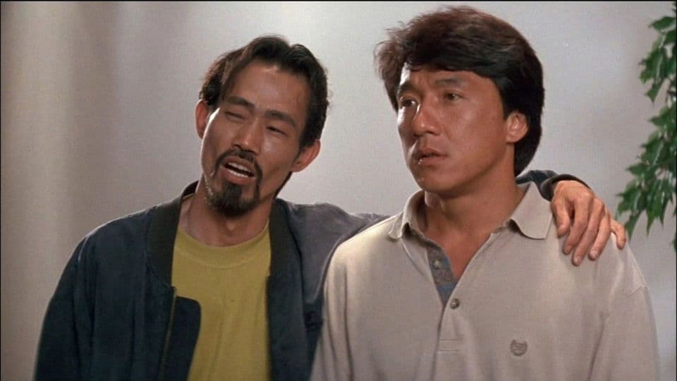 72岁元华近照曝光，胡子花白但精神状态好，移居加拿大享天伦之乐