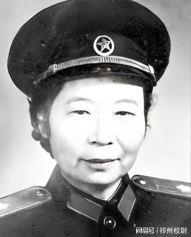开国女将军李贞：从童养媳到中国首位女将军的传奇人生