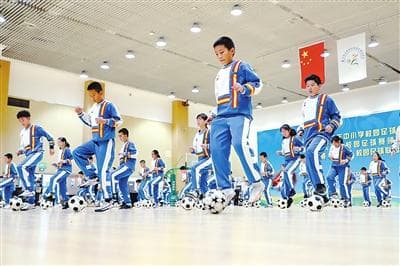 大连校园足球蓬勃发展：特色课程、高水平赛事与升学通道贯通