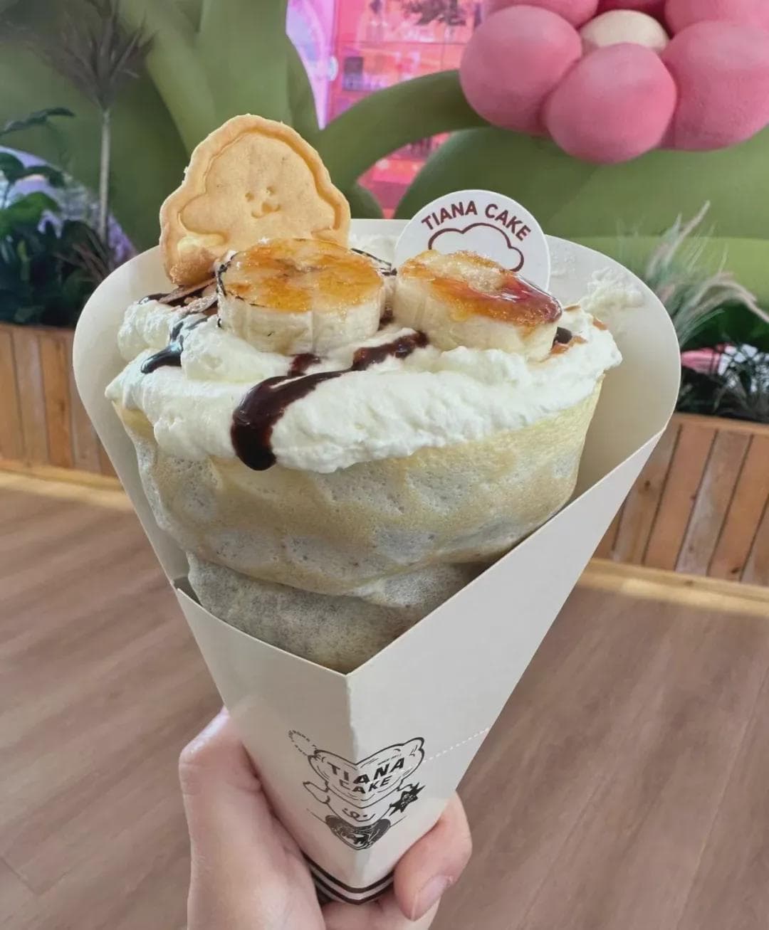 年轻人排队买的“煎饼果子”，长成了贵达四五十元的鲜花模样？
