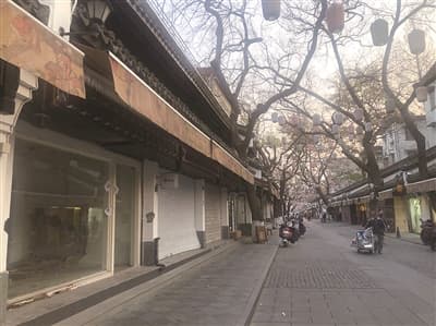 杭州中国丝绸城店铺关闭真相：因体育场改造临时搬迁