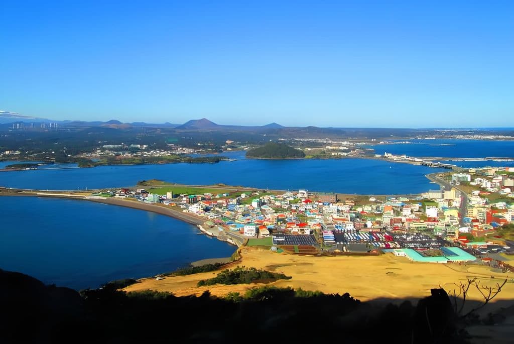 济州岛，韩国最大的美丽岛屿，韩国最高峰也在这里
