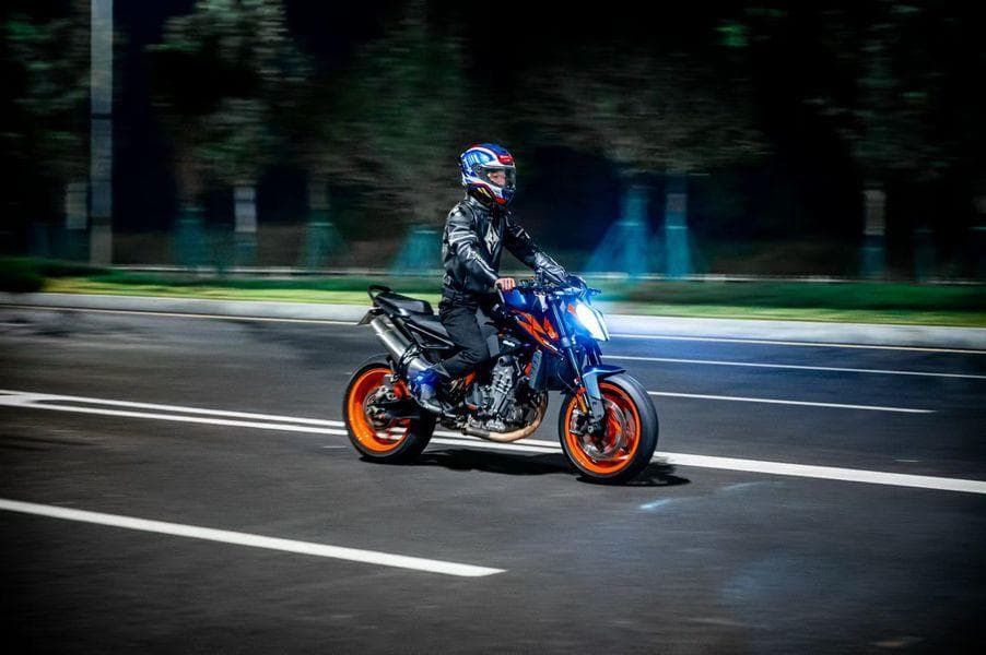 世纪难题：春风800NK和KTM 790DUKE到底怎么选？