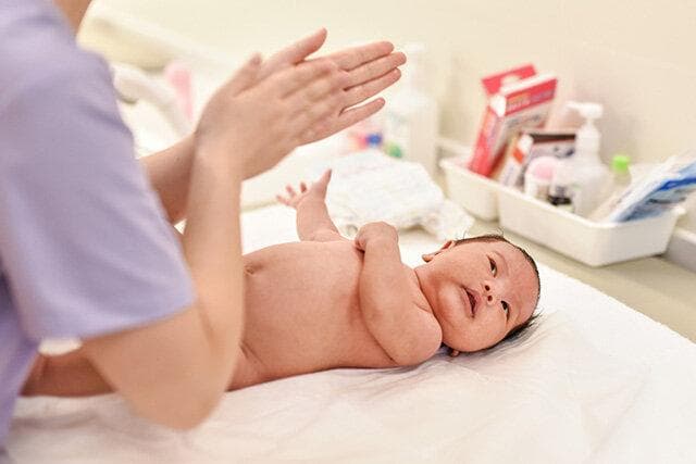 护理专业十大就业方向：从护士到育婴员的全面解析