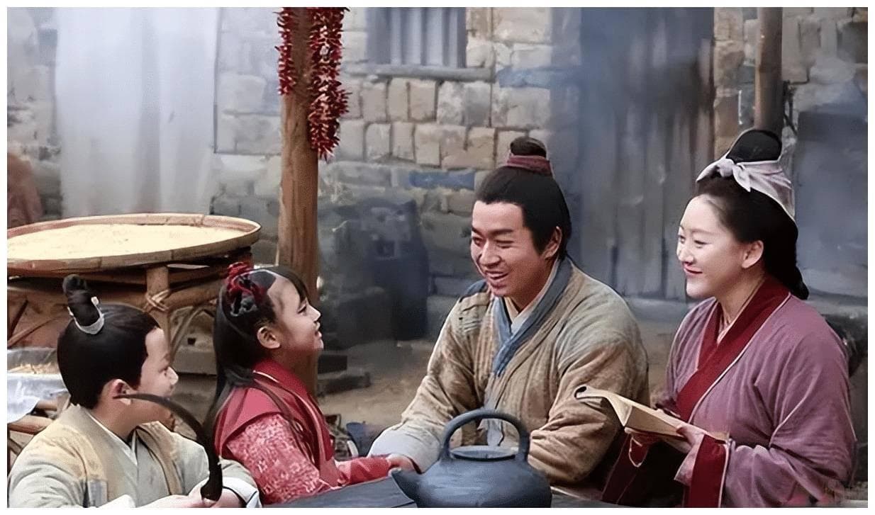 “爸”与“爹”有何区别？将两个字拆开来才明白，难怪古人叫爹爹