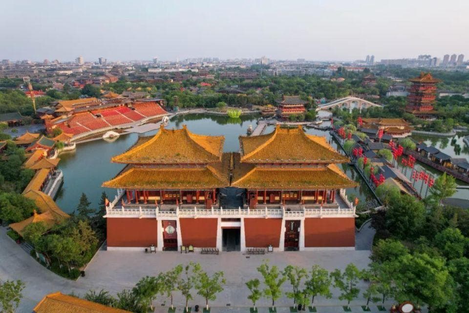 开封：八朝古都的千年繁华，两大主题公园重现北宋盛景