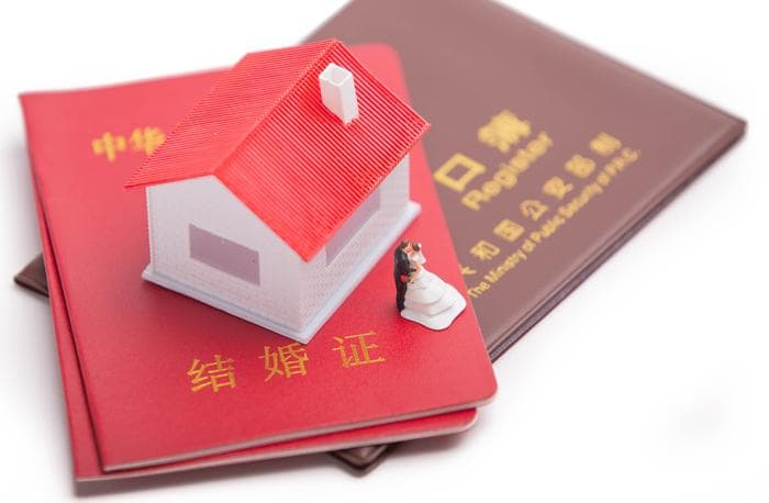 10年来结婚登记数腰斩，是什么阻挡年轻人领证?