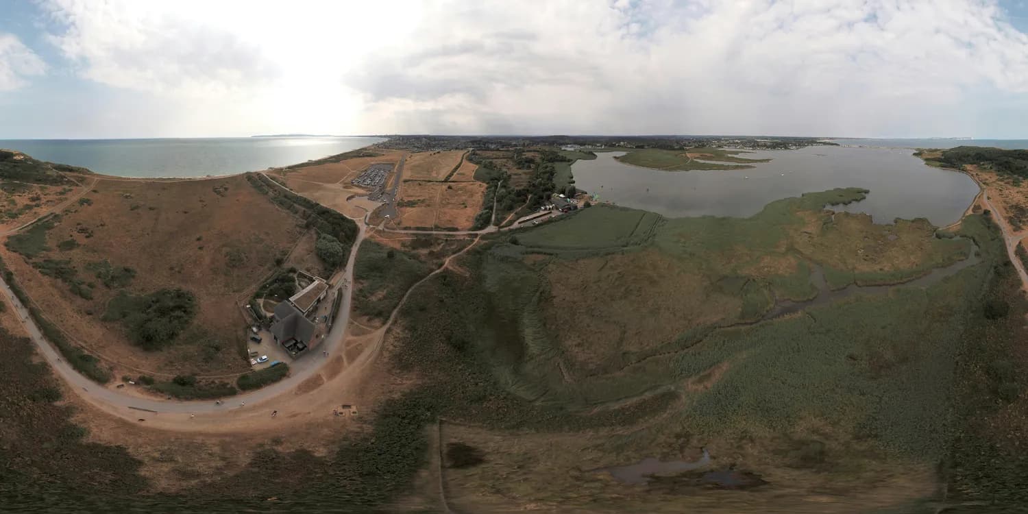 中俄边境黑瞎子岛：湿地风光与民族团结地标