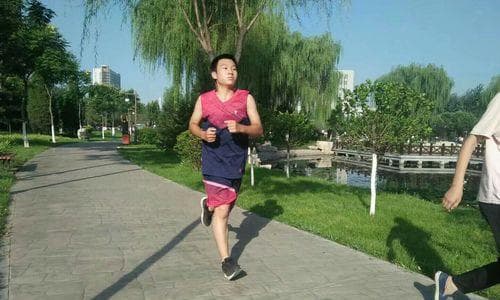 超越自我，挑战极限——1万米长跑的技巧（循序渐进）