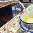 广州姜撞奶：一碗香醇爽滑的百年甜品