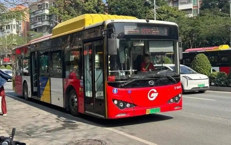 2025年了，广州应该削减公交车线路了吧