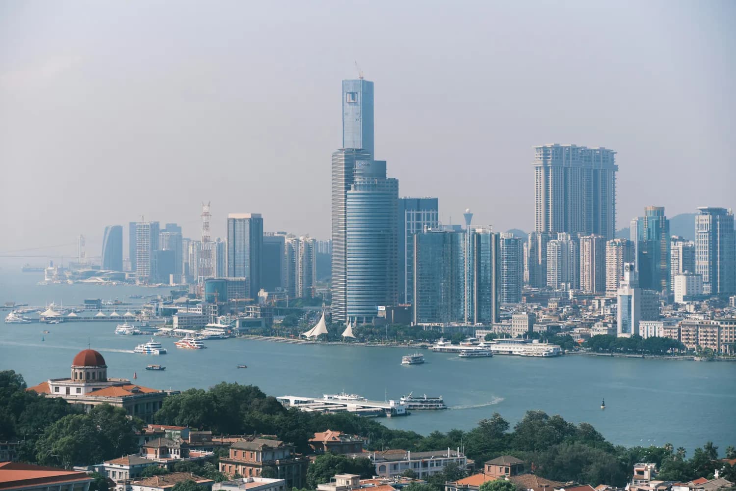 泉厦经济PK：谁是福建新龙头？