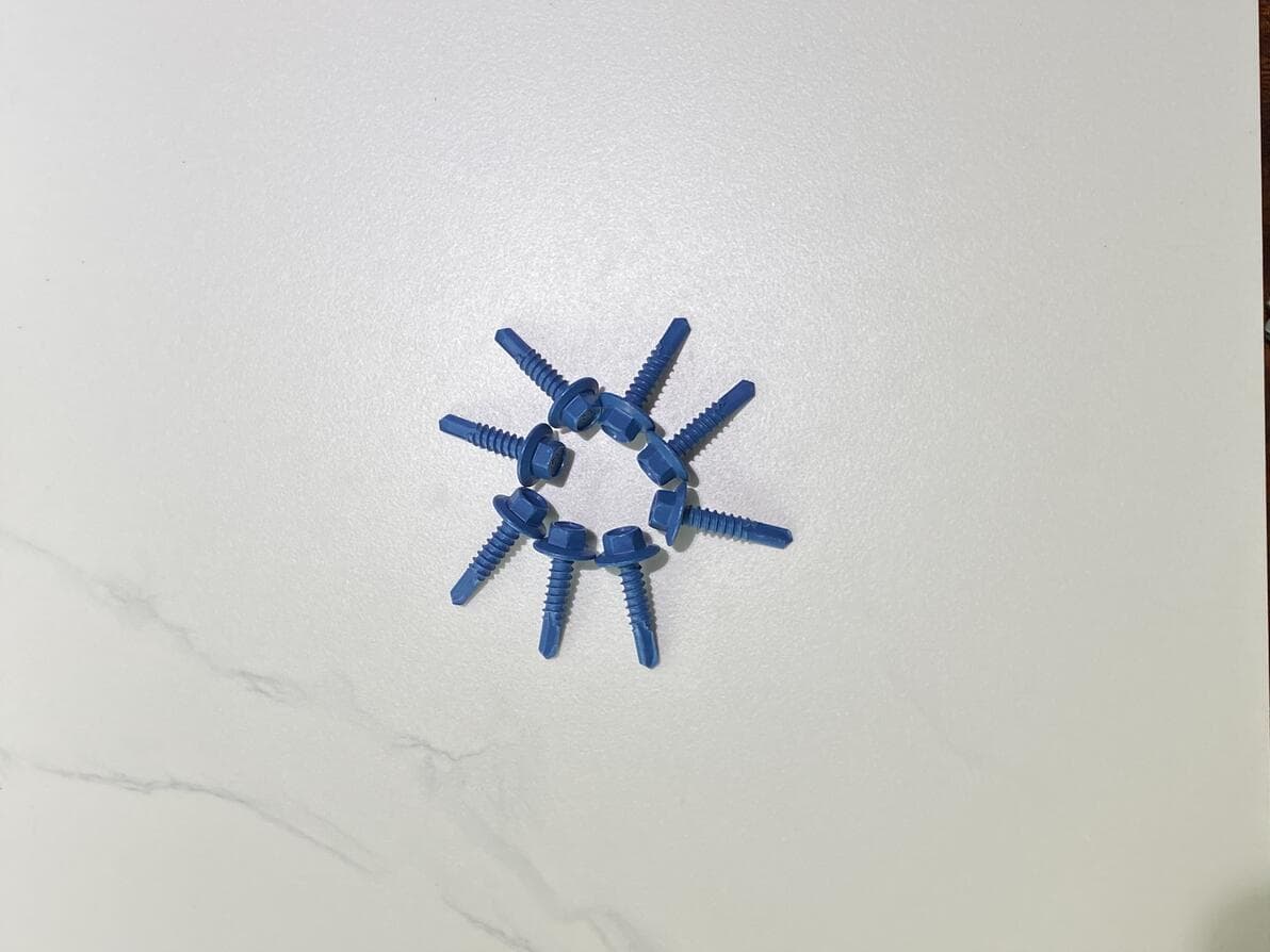 自攻螺丝与自切螺丝：差异与应用解析