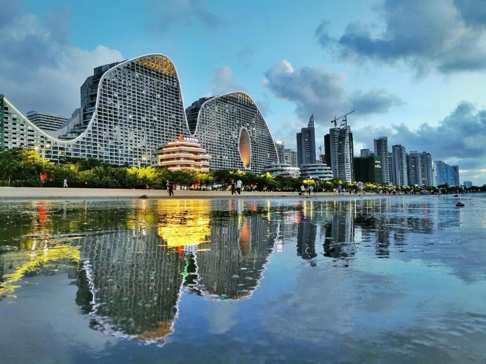去广西养老，北海好还是防城港好？实话实说，两城差距还是比较大