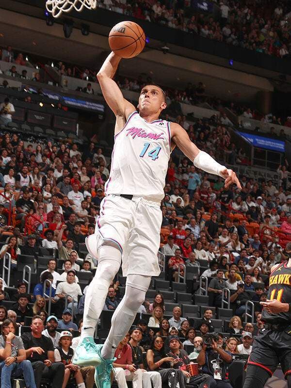 28日NBA每日最高数据：37分+19篮板+14助攻+6抢断+2盖帽为今日最高