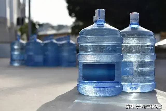 桶装水空桶如何消毒？食品级消毒剂助您解决桶装水铜绿假单胞菌难题