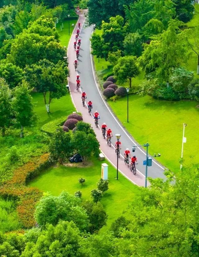 2024体育休闲消费报告：骑行成00后热门，运动型景区订单翻倍