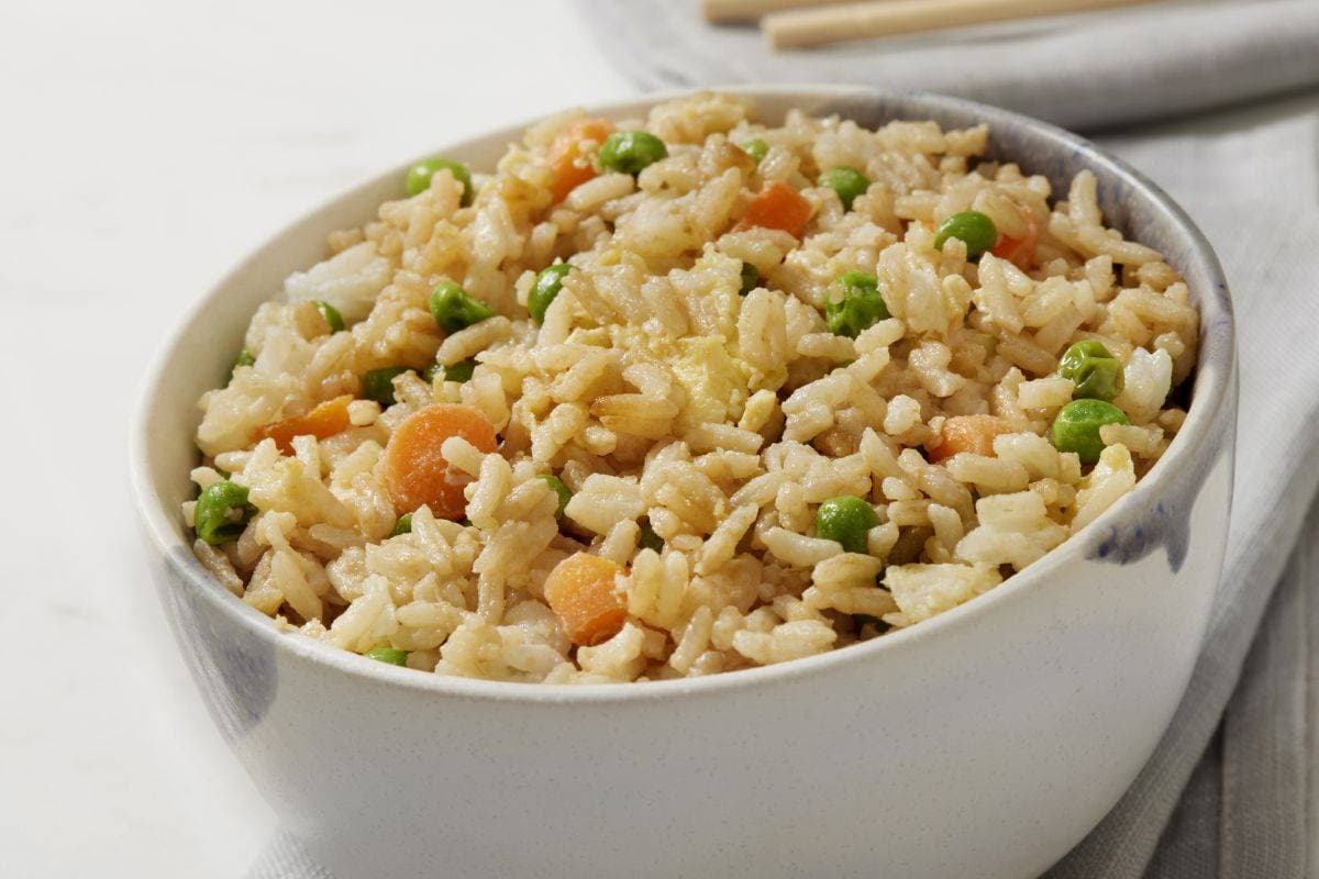 金黄饭粒香：蛋炒饭的制作技巧