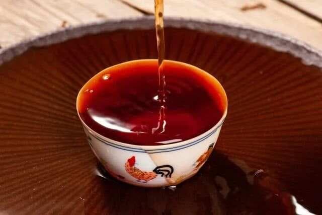 什么样的普洱熟茶才算好喝？夏天喝普洱茶有什么好处？