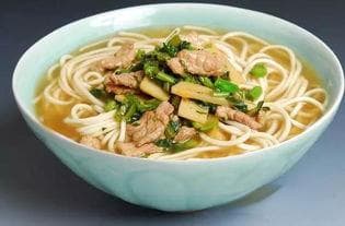 中考作文：写美食，如何让读者不触一物便舌苔生津，垂涎三尺？《一碗浓缩的江南风情》