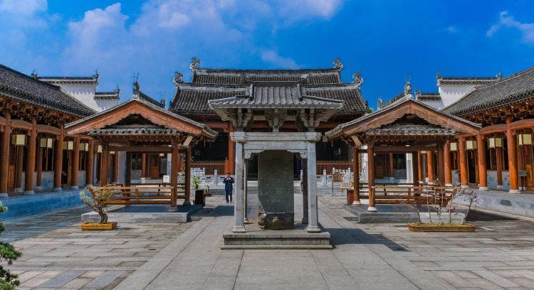歙县徽州古城游玩攻略：门票、周边住宿美食及实用信息全解析